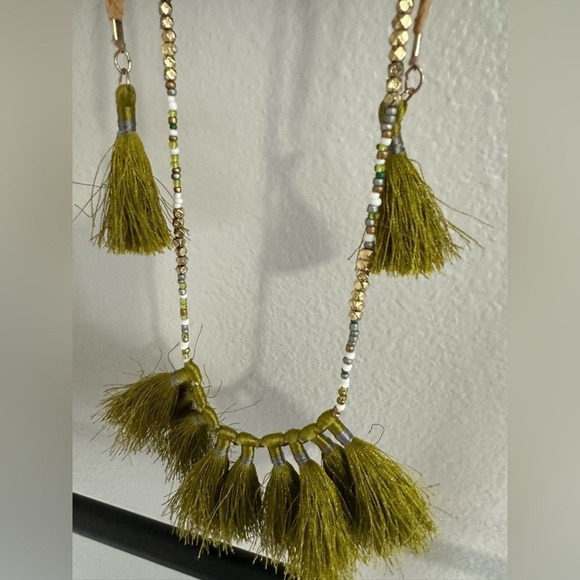 Multi-threaded Boho Tassel Pull Tie Adjustable Necklace. - Picture 9 of 11